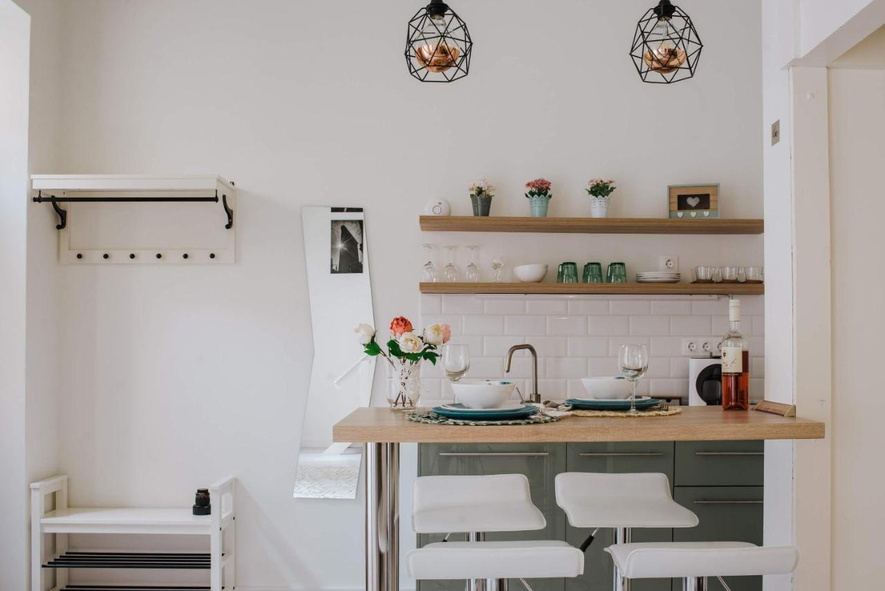 Comfy Apartment At New York Cafe With Aircon Budapest Luaran gambar