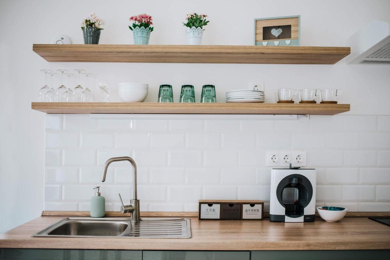 Comfy Apartment At New York Cafe With Aircon Budapest Luaran gambar