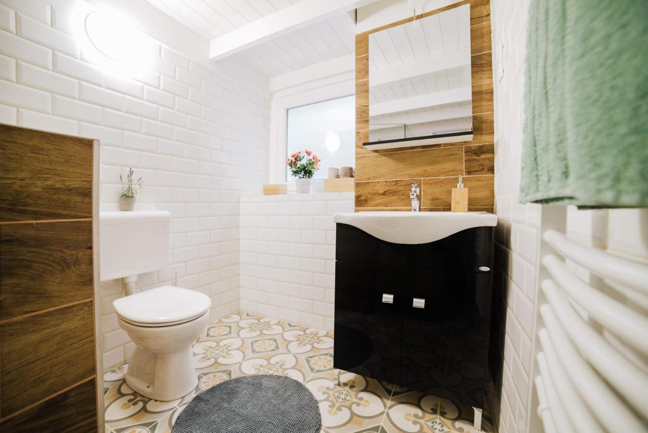 Comfy Apartment At New York Cafe With Aircon Budapest Luaran gambar